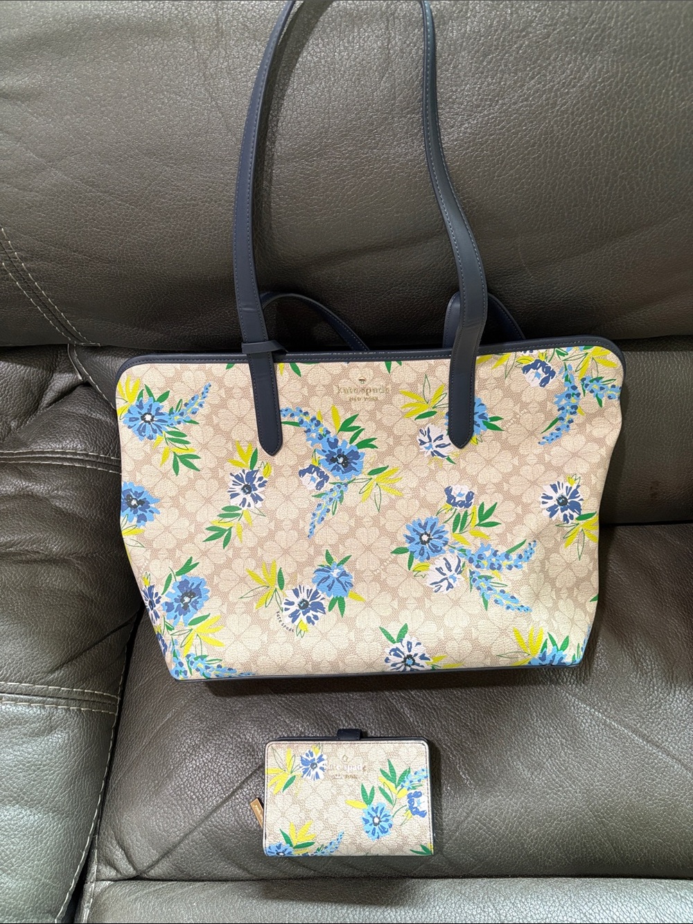 Kate spade signature floral tote and matching wallet